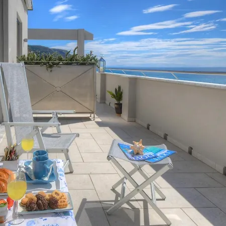 Vela D'oro Pensjonat Pietra Ligure