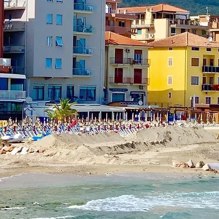 Vela D'oro 4* Pietra Ligure