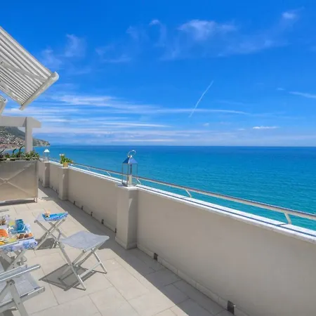Vela D'oro 3* Pietra Ligure