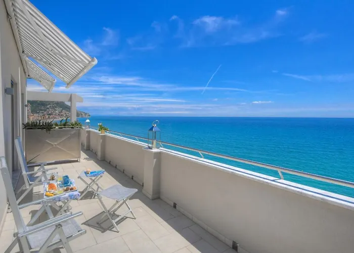 Vela D'oro 4* Pietra Ligure