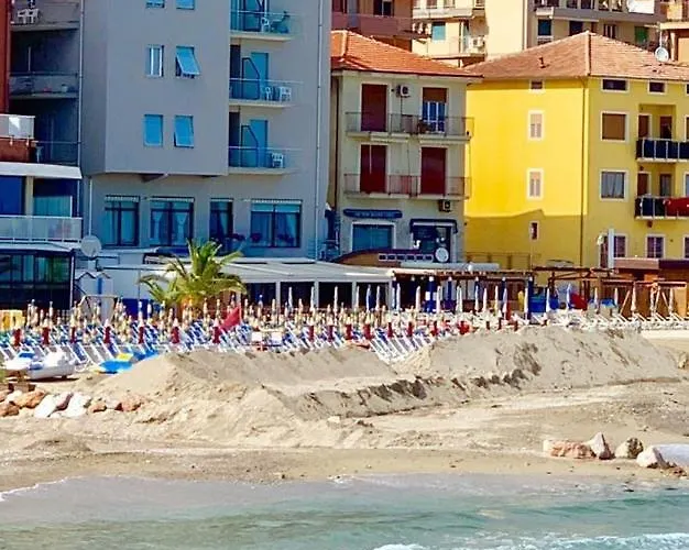 Vela D'oro 4* Pietra Ligure